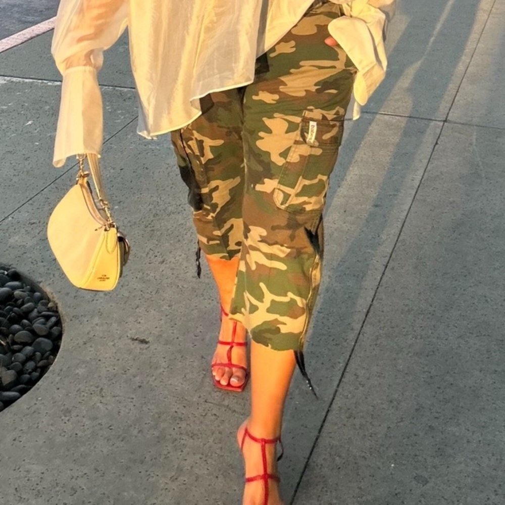 Camouflage Cargo Crop Pants - Olive Camo